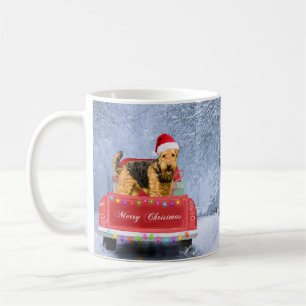 Caneca De Café Airedale Terrier Dog em neve sentada no Natal