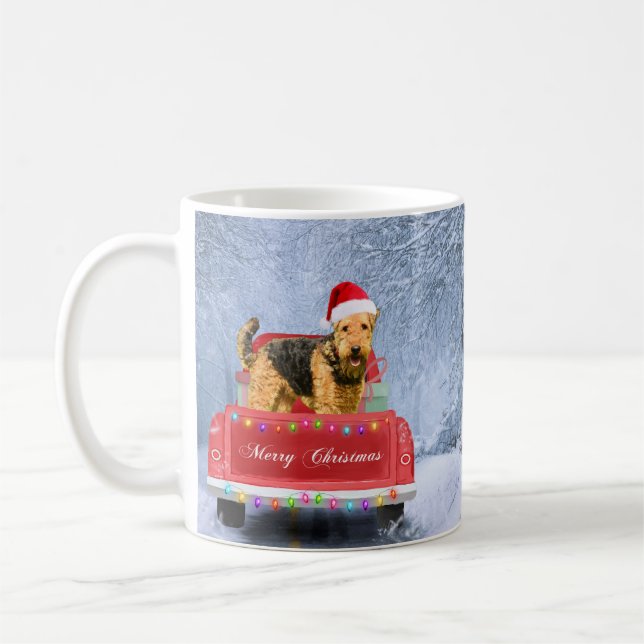 Caneca De Café Airedale Terrier Dog em neve sentada no Natal (Esquerda)