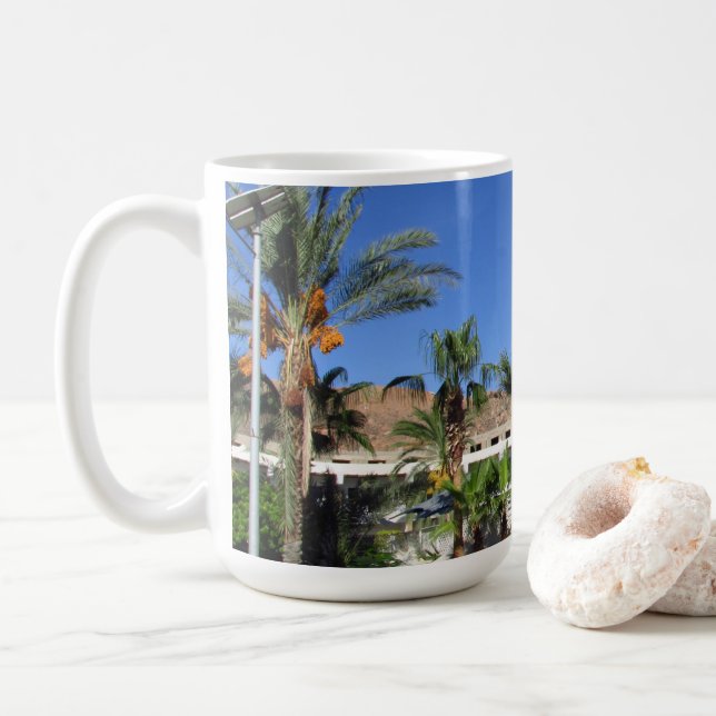 Caneca De Café Alameda de palmeiras datileiras (Com Donut)