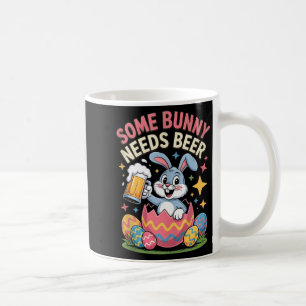 Caneca De Café Algum coelho precisa de cerveja, tanque engraçado