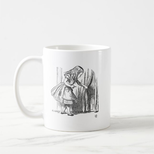 Caneca De Café Alice no País das Maravilhas - Alice Procurando pe (Esquerda)