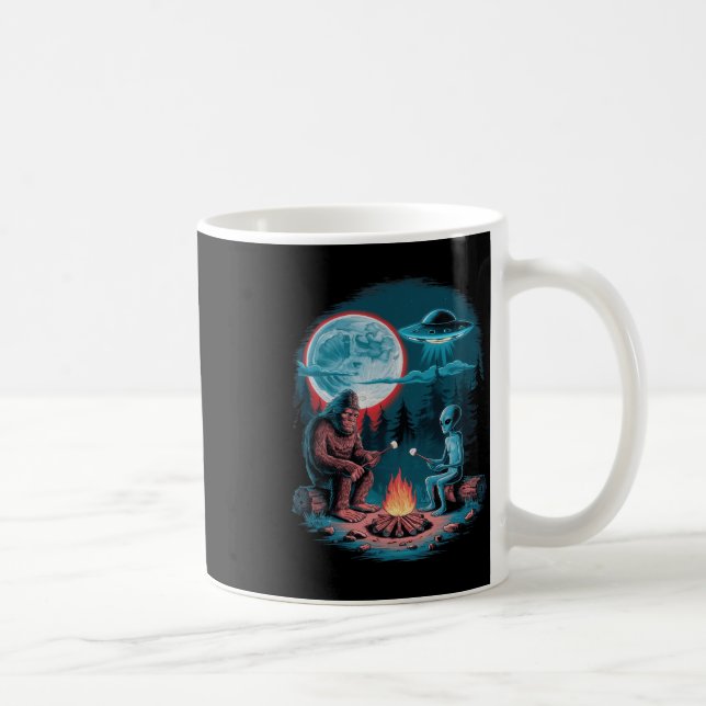 Caneca De Café Alienígena Engraçado E Pé Grande Caminhando Na Lua (Direita)