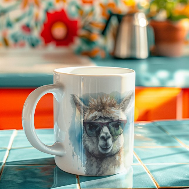 Caneca De Café alpaca branca e bonita vestindo óculos escuros (Criador carregado)