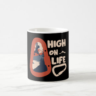 Caneca De Café Alpinismo Montando Alto Sobre A Vida
