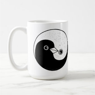 Caneca de café alta com as pombas de Yin Yang da