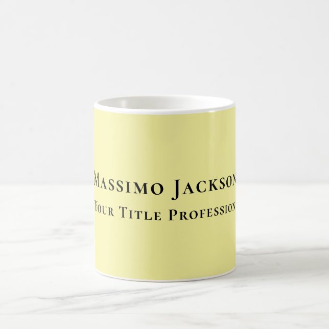 Caneca De Café Amarelo Claro Simples Elegante Profissional Modern (Centro)