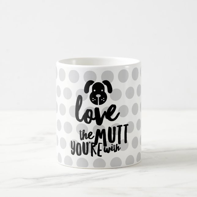 Caneca De Café Ame a Mutt que você está com 11 oz Classic Mug (Centro)