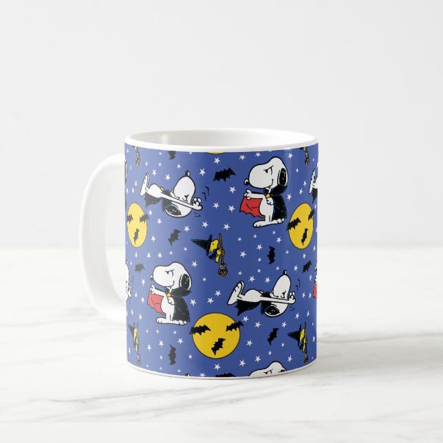 Caneca De Café Amendoins | Padrão de Vampiro de Snoopy (Frente Esquerda)