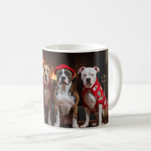Caneca De Café American Staffordshire ao lado da Lareira Natal