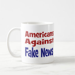 Caneca De Café Americanos contra notícias falsas texto azul verme