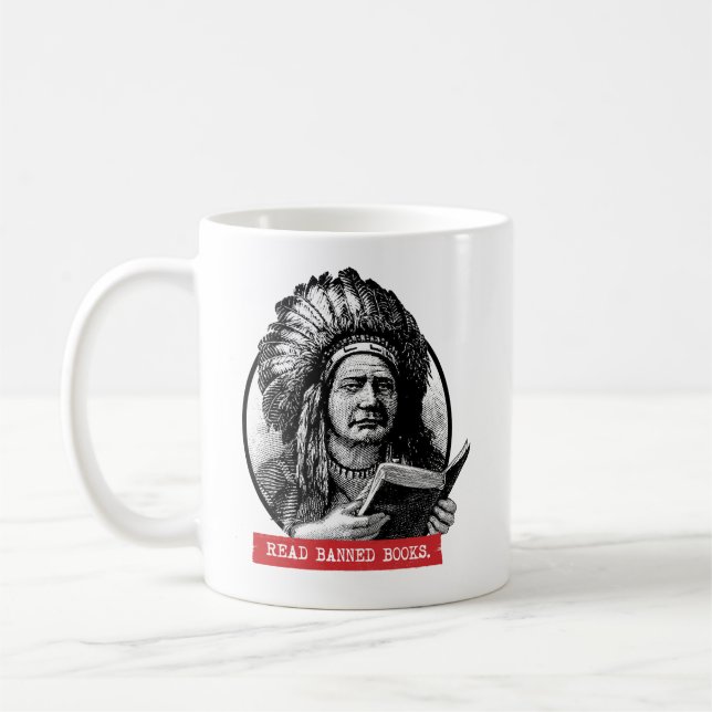 Caneca De Café Americanos nativos leem livros proibidos (Esquerda)