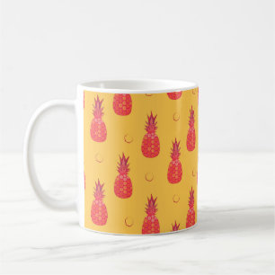 Caneca De Café Ananás rosa sobre fundo laranja. Peça sem costur
