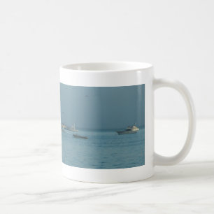 Caneca De Café Ancorado na baía de Morro