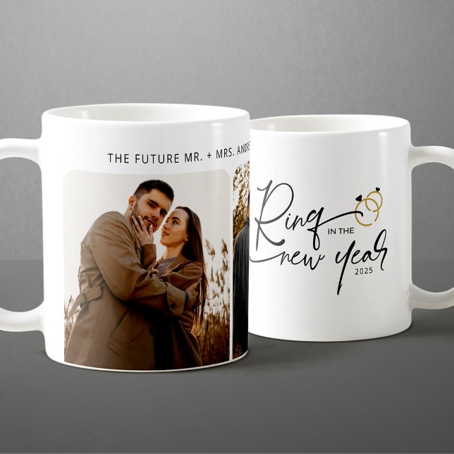 Caneca De Café Anel Mínimo no Natal do Noivado de Ano Novo (Criador carregado)