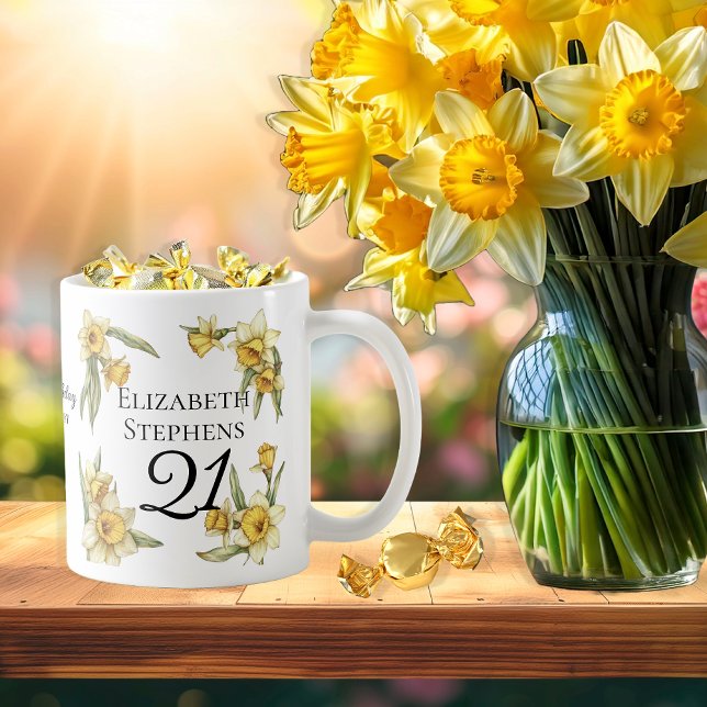 Caneca De Café Aniversário de 21 anos Floral Elegante Amarelo (Elegant Yellow Daffodils Floral "21" 21st Birthday Keepsake Coffee Mug)