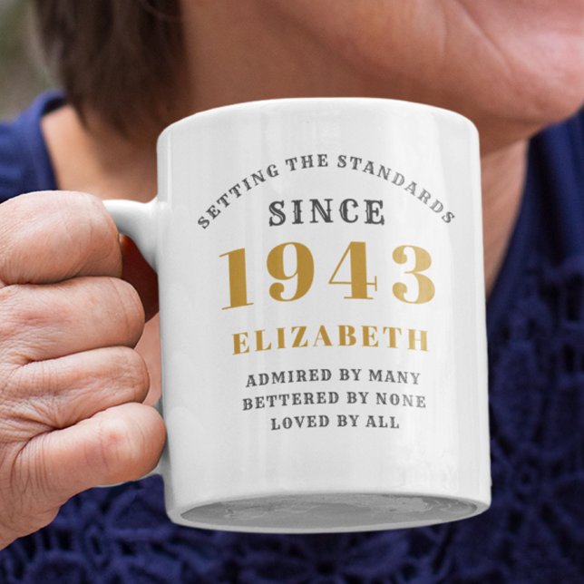 Caneca De Café Aniversário Personalizado 1943 Adicionar Seu Nome  (Criador carregado)