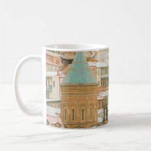 Caneca De Café Antigos edifícios históricos de Tbilisi. Viagem do