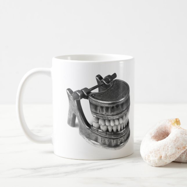 Caneca De Café Antiguamente Modelo Dental Horror Odity Coffee Mug (Com Donut)