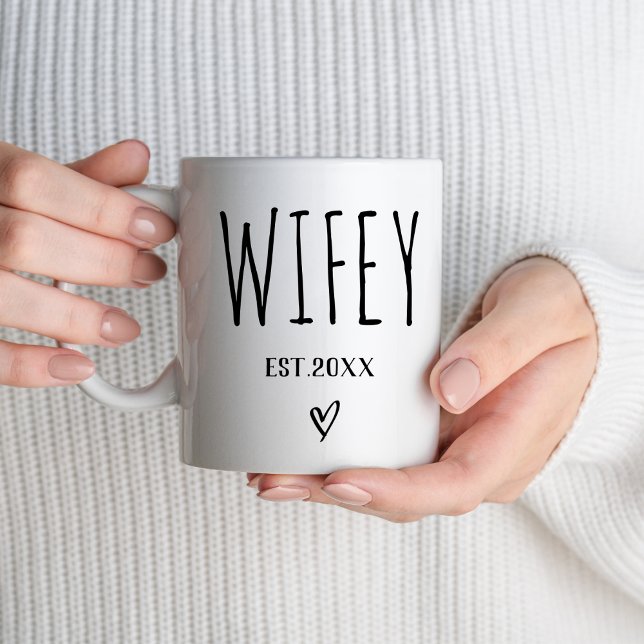 Caneca De Café Anúncio Wifey Est 2024 Para O Novo Casamento (Criador carregado)