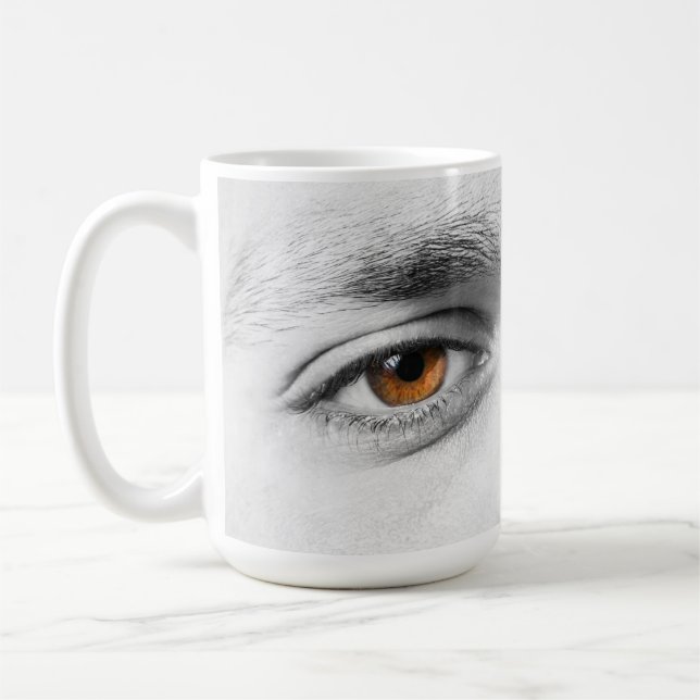 Caneca De Café Aproximação dos olhos humanos (Esquerda)