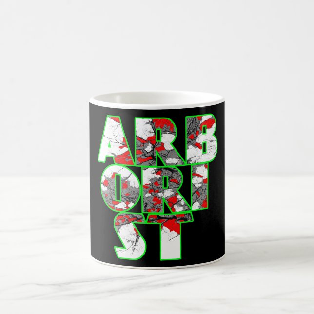 Caneca De Café Arborista Legal verde e design de texto vermelho (Centro)