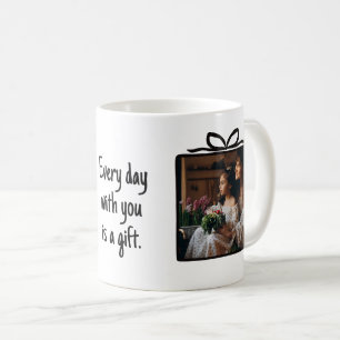 Caneca De Café Arco de Caixa de Presente Desenhado à Mão Preto Br