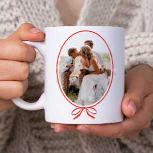 Caneca De Café Arco Vermelho Simples Oval Foto Natal