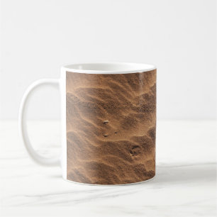 Caneca De Café Areia castanha com água durante o dia