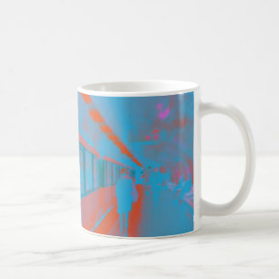 Caneca De Café Arte da mulher parisiense no metrô em laranja azul