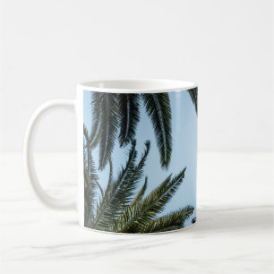 CANECA DE CAFÉ ÁRVORE VERDE PALM SOB CÉU BRANCO