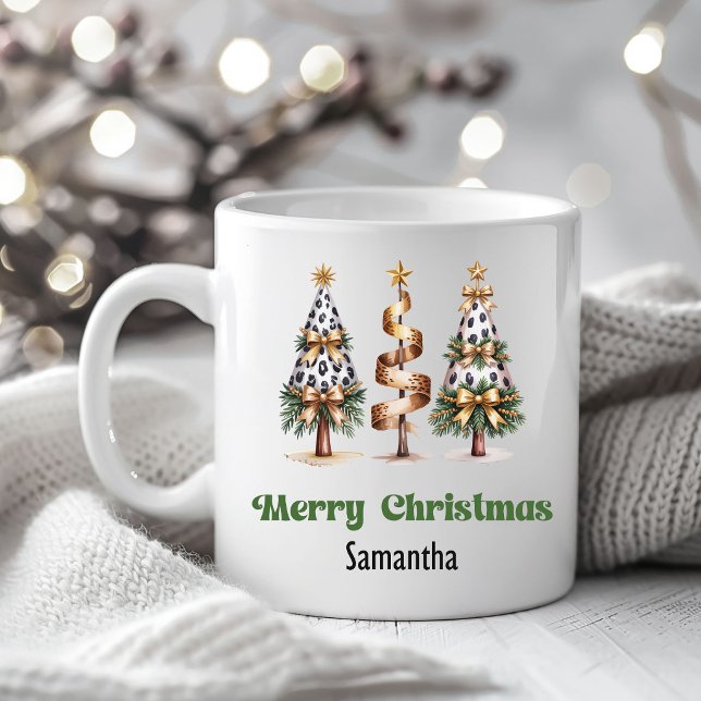 Caneca De Café Árvores de Natal de Leopardo Sofisticadas com Nome (Sophisticated Leopard Christmas Trees Custom Name Mug)