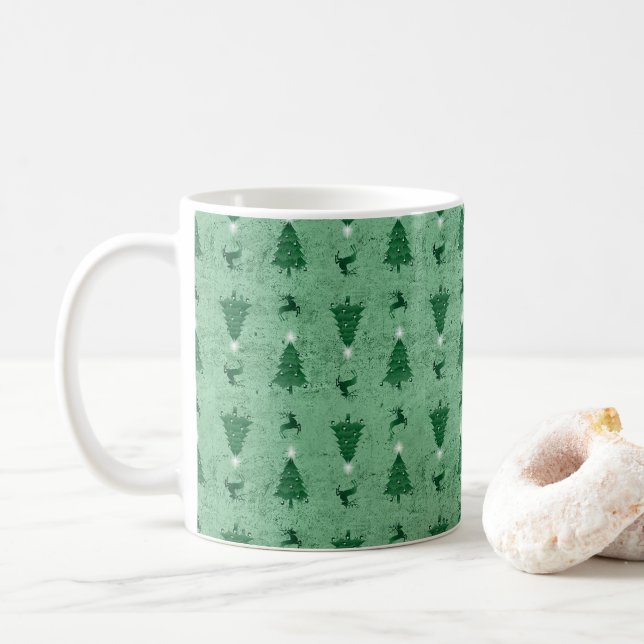 Caneca De Café Árvores de Natal Verdes Tradicionais & Reindeer (Com Donut)