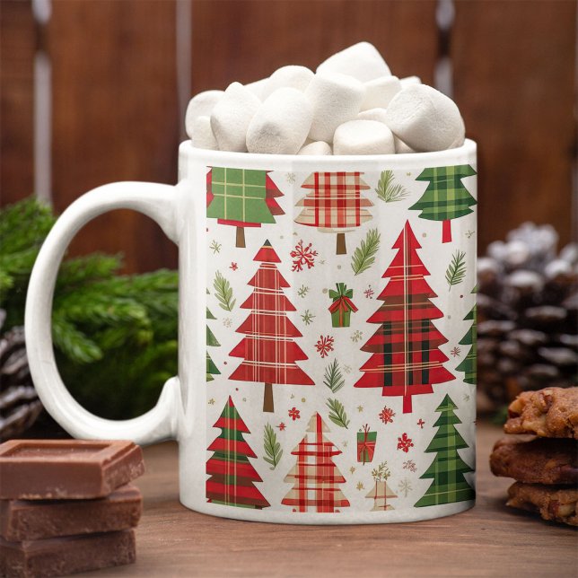 Caneca De Café Árvores de Natal Whimsical em padrão de Xadrez (Criador carregado)