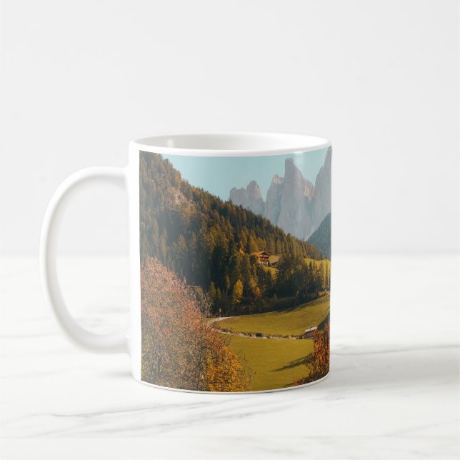 CANECA DE CAFÉ ÁRVORES VERDES E CAMPO DE GRAMAS (Esquerda)