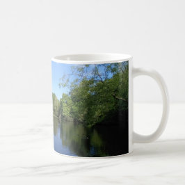 Caneca De Café Árvores verdes na água