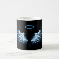 Asas de anjo brilhantes azuis em fundo preto