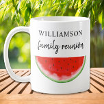 Caneca De Café Associação Familiar Melancia<br><div class="desc">Esta caneca de reagrupamento familiar é decorada com uma melancia de cor vermelha. Facilmente personalizável. Use a Ferramenta Design para alterar o tamanho, o estilo ou a cor do texto. À medida que criamos a nossa trabalho de arte, não encontraremos esta imagem exata de outros designers. Original Watercolor © Michele...</div>