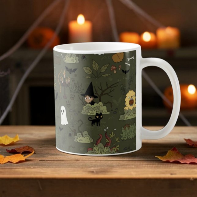 Caneca De Café Assustadoramente Fofo Floresta Assombrada de Hallo (Cute haunted forest mug with cartoon witches, whimsical monsters and ghosts, in a halloween setting)