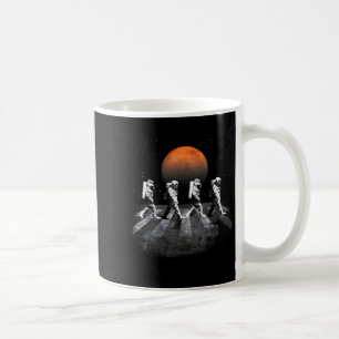 Caneca De Café Astronautas Caminhando No Espaço Exploram Marte En