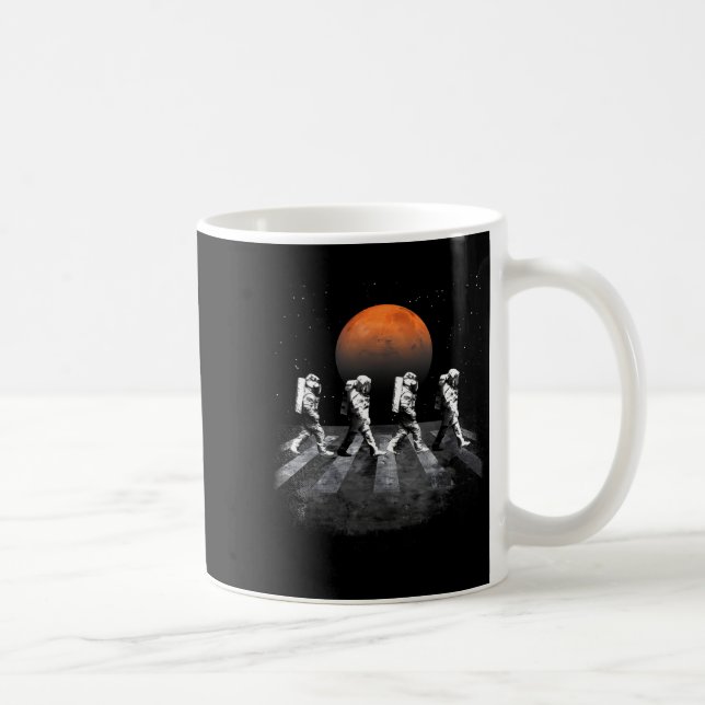 Caneca De Café Astronautas Caminhando No Espaço Exploram Marte En (Direita)