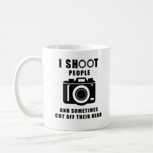 CANECA DE CAFÉ ATIREI PESSOAS E, ÀS VEZES, CORTEI A CABEÇA