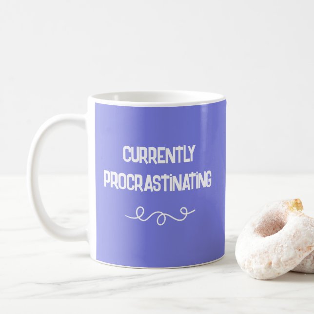 Caneca De Café Atualmente Procrastinando Pergueira Roxo (Com Donut)