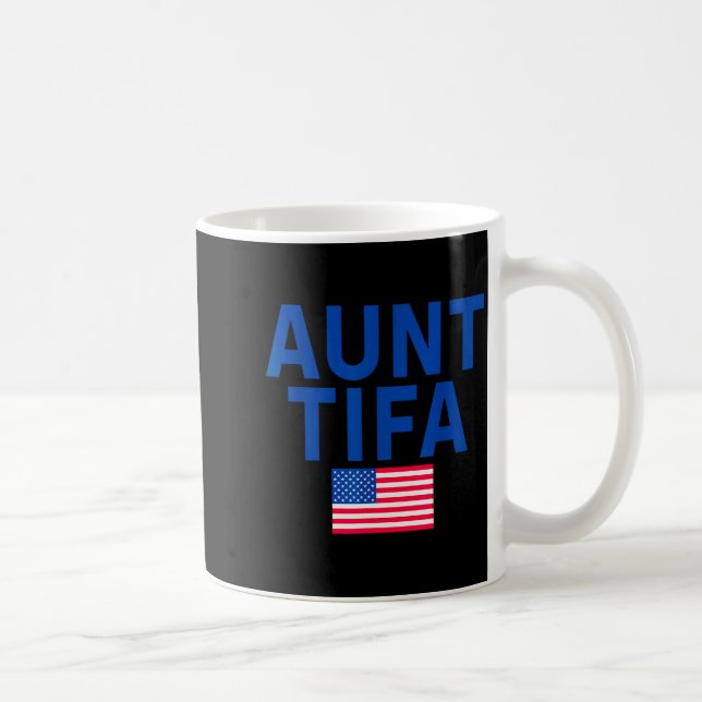 Caneca De Café Aunt Tifa  (Direita)