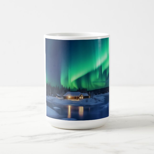 Caneca De Café Aurora borealis sobre a cabana de inverno (Centro)