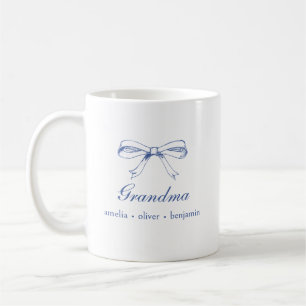 Caneca De Café Avó Nomes dos Netos Laço Azul Coquette Personaliza