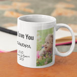Caneca De Café Avô, Nós Te Amo Fotografias Personalizadas E Nomes<br><div class="desc">Celebre o vovô com esta design de foto personalizada e nomes de assinatura. Você pode adicionar duas fotos de um neto ou netos, personalizar a expressão para "Eu te amo" ou "Nós te amamos", e personalizar se ele é chamado de "vovô", "Pop Pop, " etc. Você também pode adicionar o...</div>