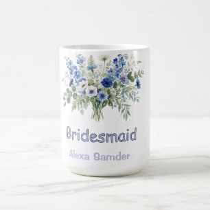 Caneca De Café azul branco floral damas de honra nome roxo modern