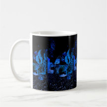 caneca de café azul com design azul