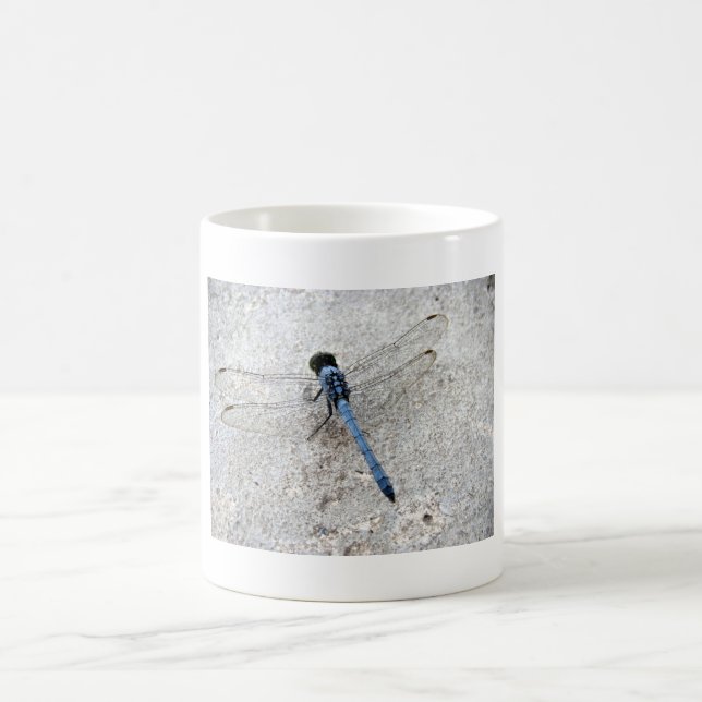 Caneca de café azul da libélula (Centro)