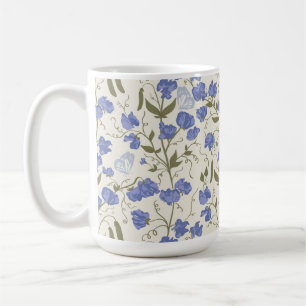 Caneca De Café Azul de ervilha doce e design de cottagecore creme